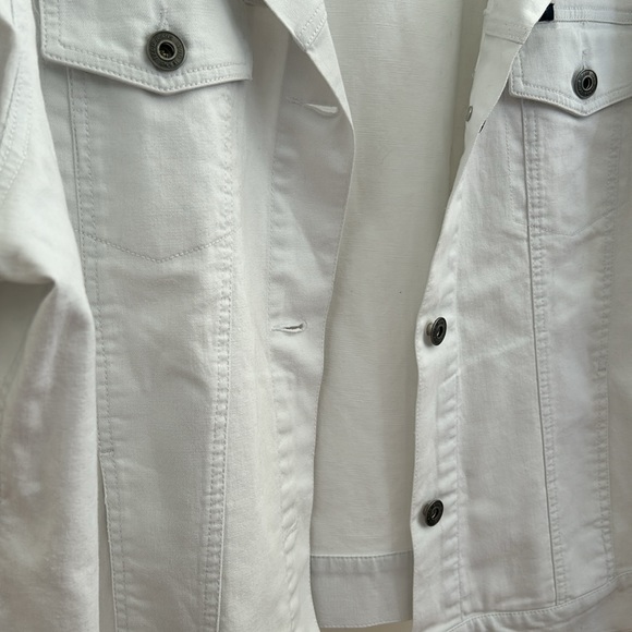 Izod White Denim Jacket - Picture 4 of 4